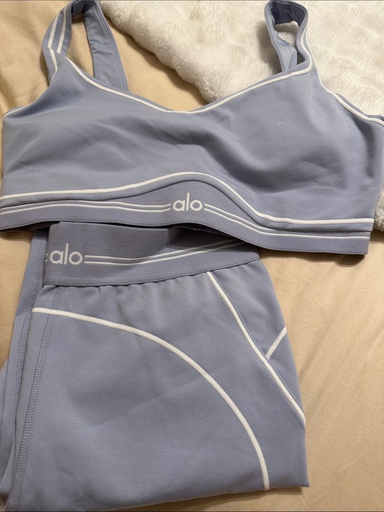 ALO Yoga Other - ALO Yoga Lavender Sports Bra and Leggings Set with White Piping
